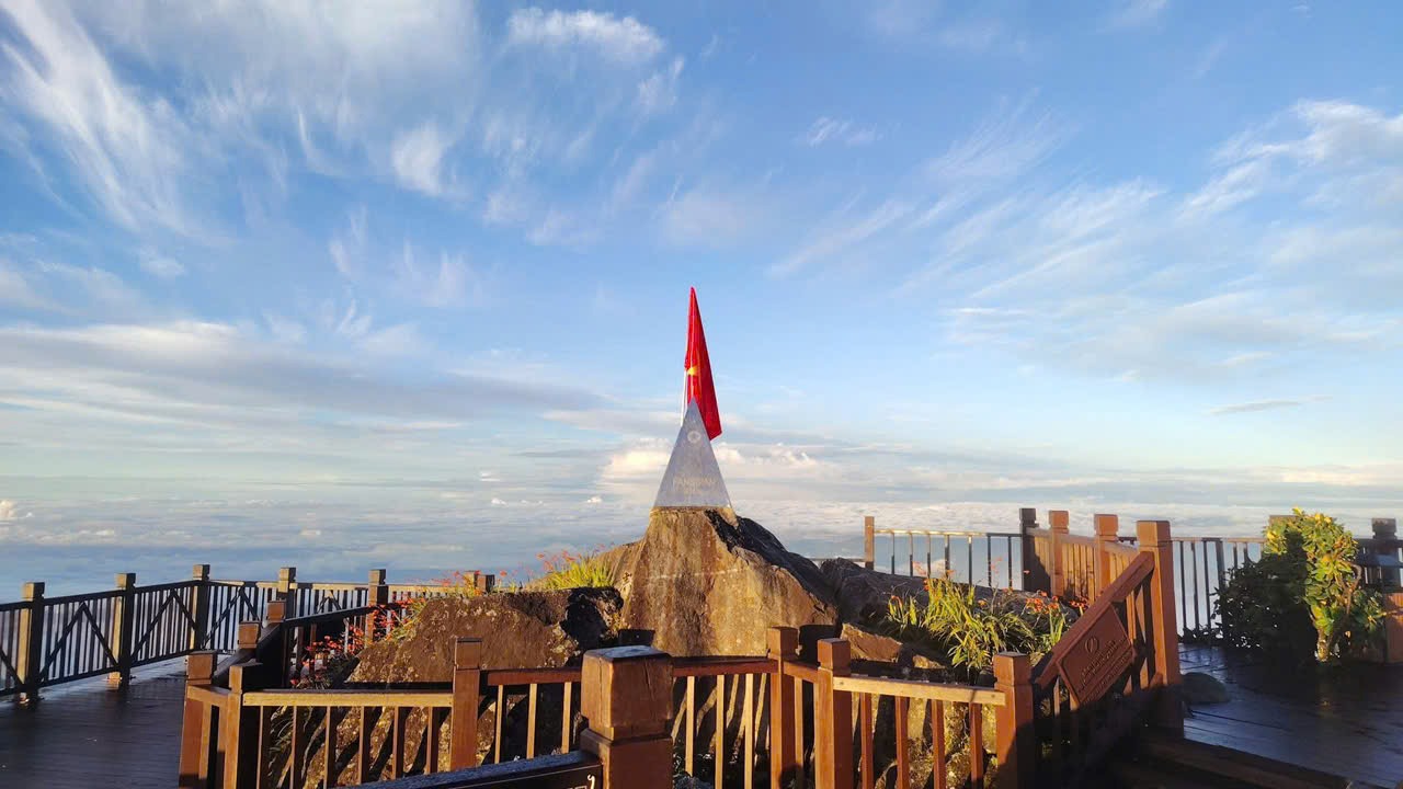 HANOI – CAT CAT VILLAGE (MOANA VIEW) – FANSIPAN PEAK – HANOI (2 DAYS – 1 NIGHT) - Image - 13994