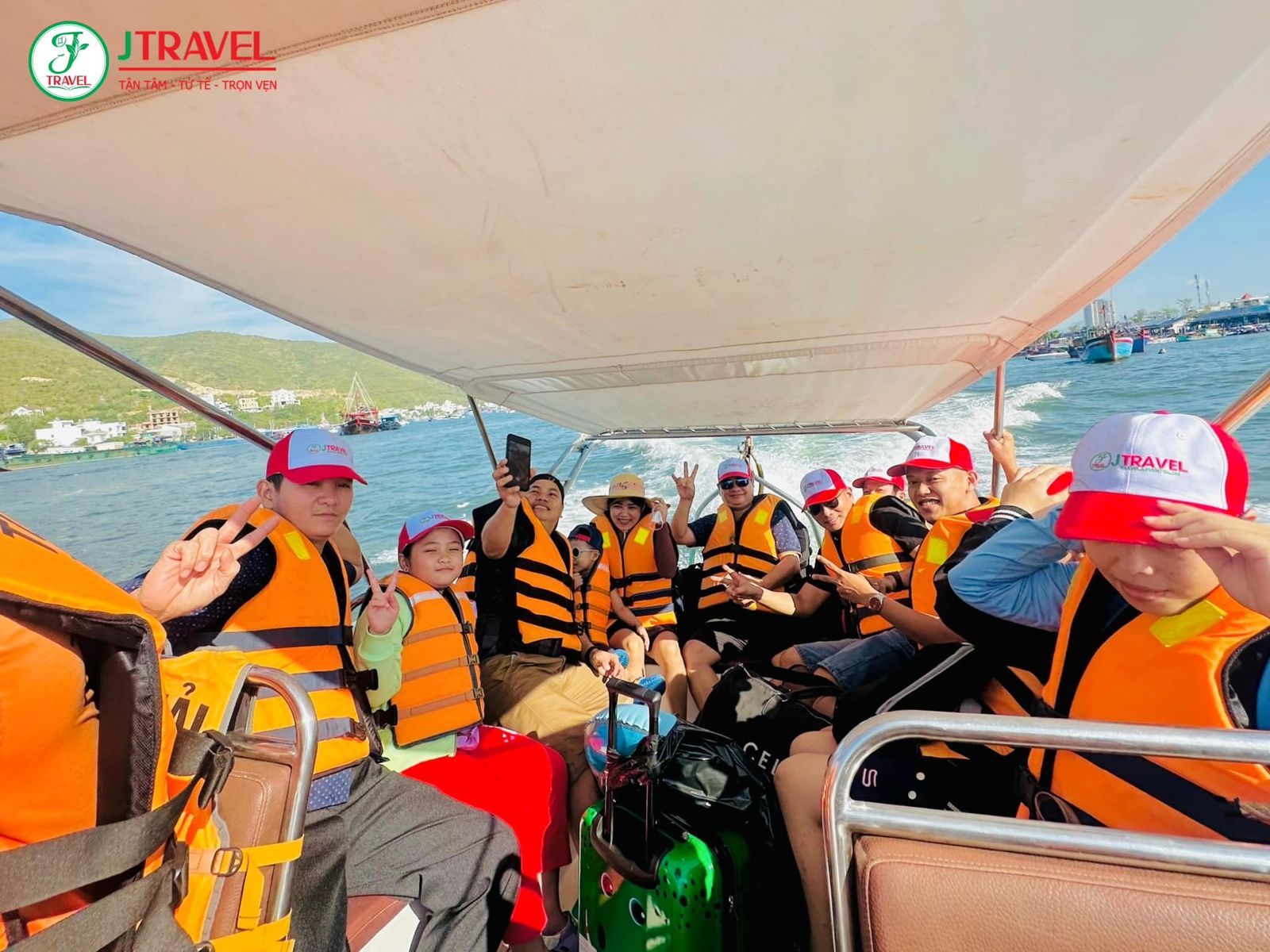 Tour Nha Trang 3N3Đ: Concept Gắn Kết - Vươn Xa Team Building & Gala Dinner
