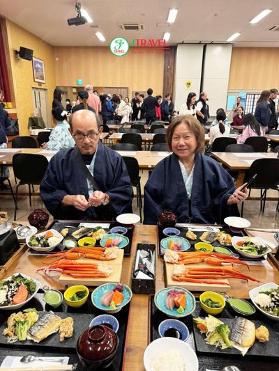 Tour Nhật Bản Mùa Thu 6N5Đ: Nagoya – Shirakawago – Phú Sĩ – Tokyo - Thưởng thức cua tuyết Nhật Bản - 22102