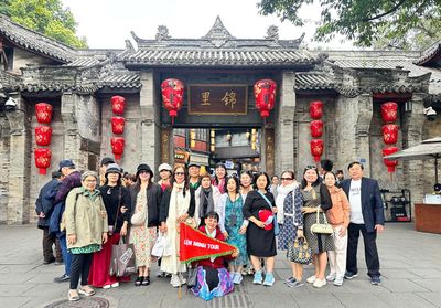 Tour Trung Quốc: Thành Đô – Cửu Trại Câu – Lạc Sơn – Công Viên Gấu Trúc 6N5Đ | No Shopping - pho-co-thanh-do - 22730