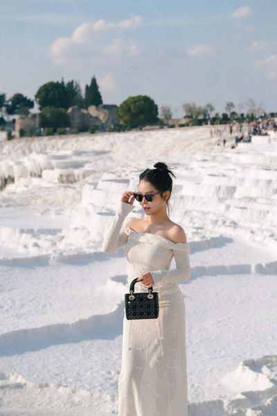 Tour Thổ Nhĩ Kỳ: Istanbul – Canakkale – Izmir – Kusadasi – Cappadocia – Pamukkale 9N8Đ - nu-khach-jtravel-pose-pamukkale - 23124