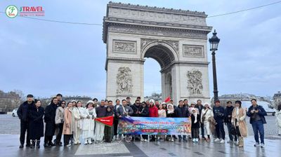 Tour Đông - Tây Âu: Đức - Áo - Ý - Thụy Sỹ - Pháp 12N11Đ - doan-khach-j-travel-checkin-khai-hoan-mon-paris - 23160