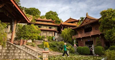 Tour Quảng Ngãi Khám Phá Đảo Lý Sơn - Chùa Hang - 23266