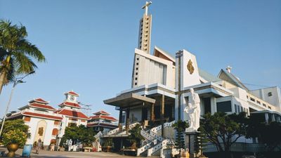 Tour Miền Tây: Cần Thơ – Cà Mau – Sóc Trăng – Bạc Liêu 4N3Đ - Nhà thờ cha diệp hộ phòng - 23583