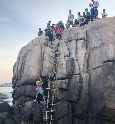 Tour Trekking: Mũi Đôi - Cực Đông Việt Nam - nhay-ghenh-mui-doi-cuc-dong - 24022