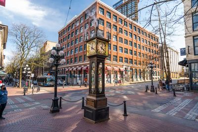 Tour Bờ Tây Canada: Lễ Hội Pháo Hoa 7N6Đ - Phố cổ Historic Gastown - 24100