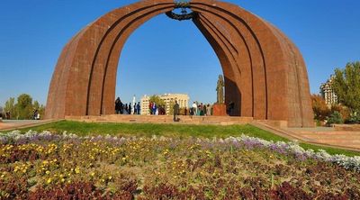 Tour Du Lịch Trung Á: Kazakhstan – Kyrgyzstan 9N8Đ | Viên Pha Lê Xanh Giữa Lục Địa Á – Âu - Quảng trường chiến thắng - 24503