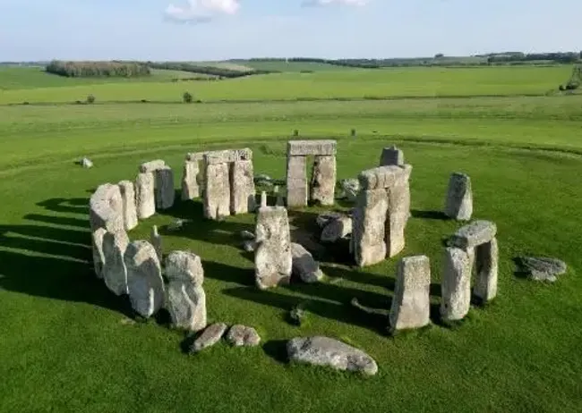 Stonehenge Altar stone likely came from Scotland, not Wales | Research | Chemistry World