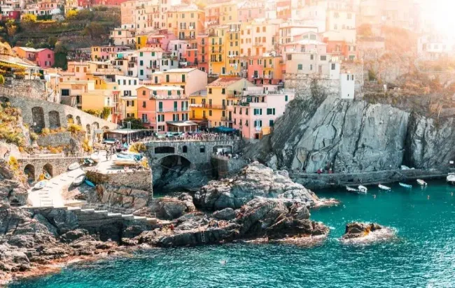 Manarola Town in Cinque Terre, Italy | Free Architecture Image by picjumbo