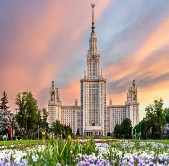 Đại học Tổng hợp Moscow (MGU) – Trường đại học số 1 tại Nga